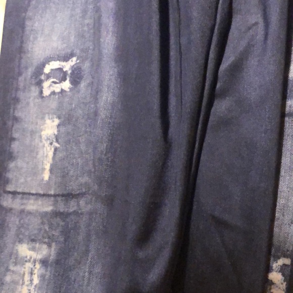 Leggings that look like Ripped Dark Wash Jeans - Picture 4 of 4